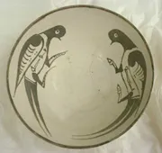 白地黒彩双鳥文鉢の写真