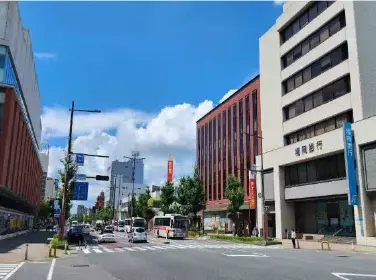 明治通りを挟んだ久留米シティプラザ向かい側の西日本シティ銀行久留米営業部2階にございます。