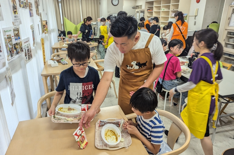 フードドライブ活動と子ども食堂の様子