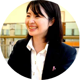 女性行員の画像