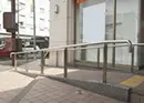 入口にスロープを設置